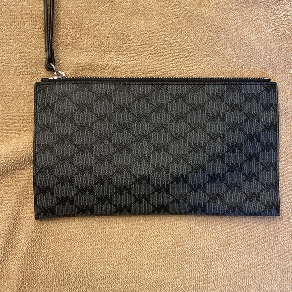 Michael Kors Clutch/Large Wallet - Picture 2 of 4
